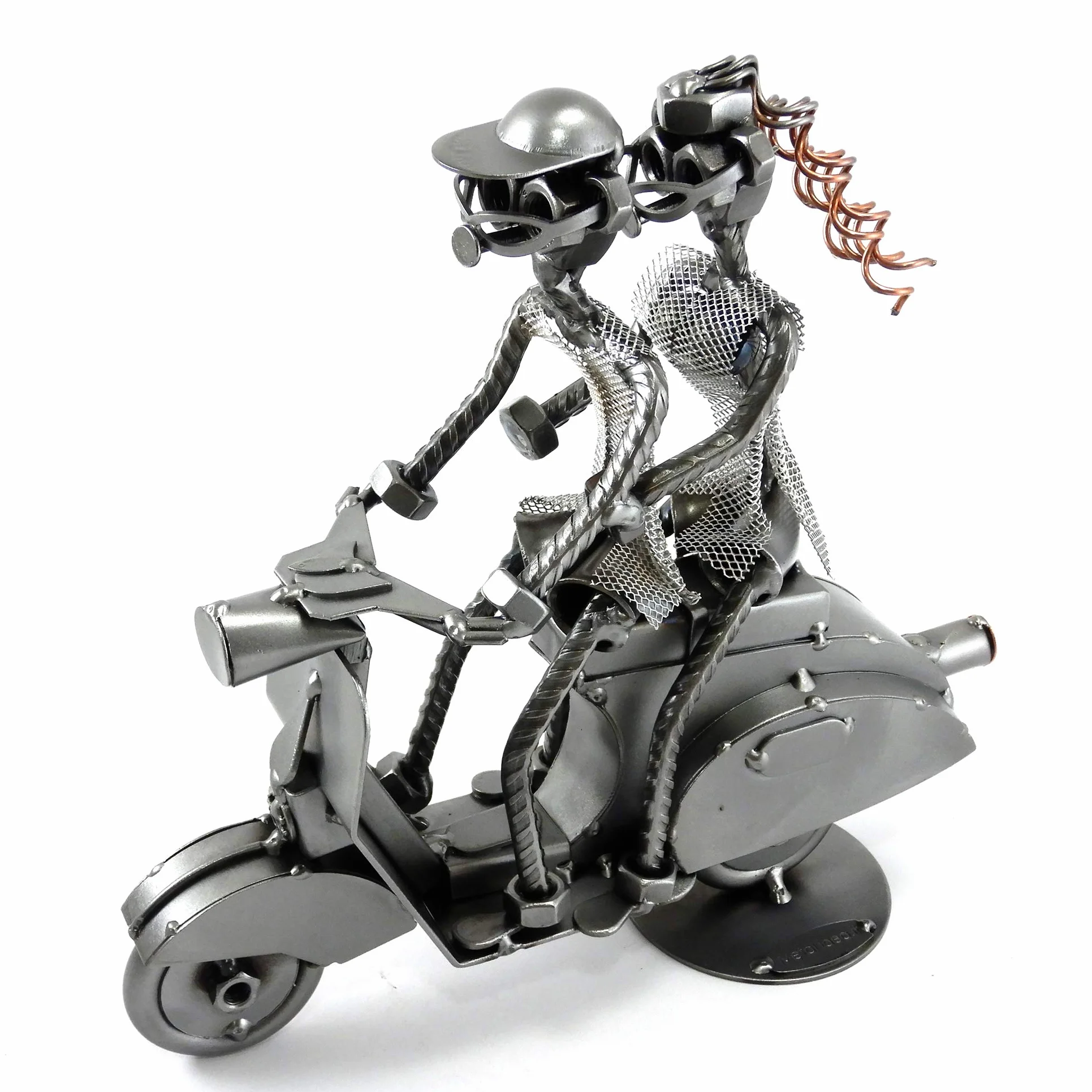 Metal idea COPPIA IN VESPA IN METALLO CON VITI BULLONI CHIODI IDEA REGALO ORIGINALE - 100% ARTIGIANALE - MADE IN ITALY - PERSONALIZZABILE