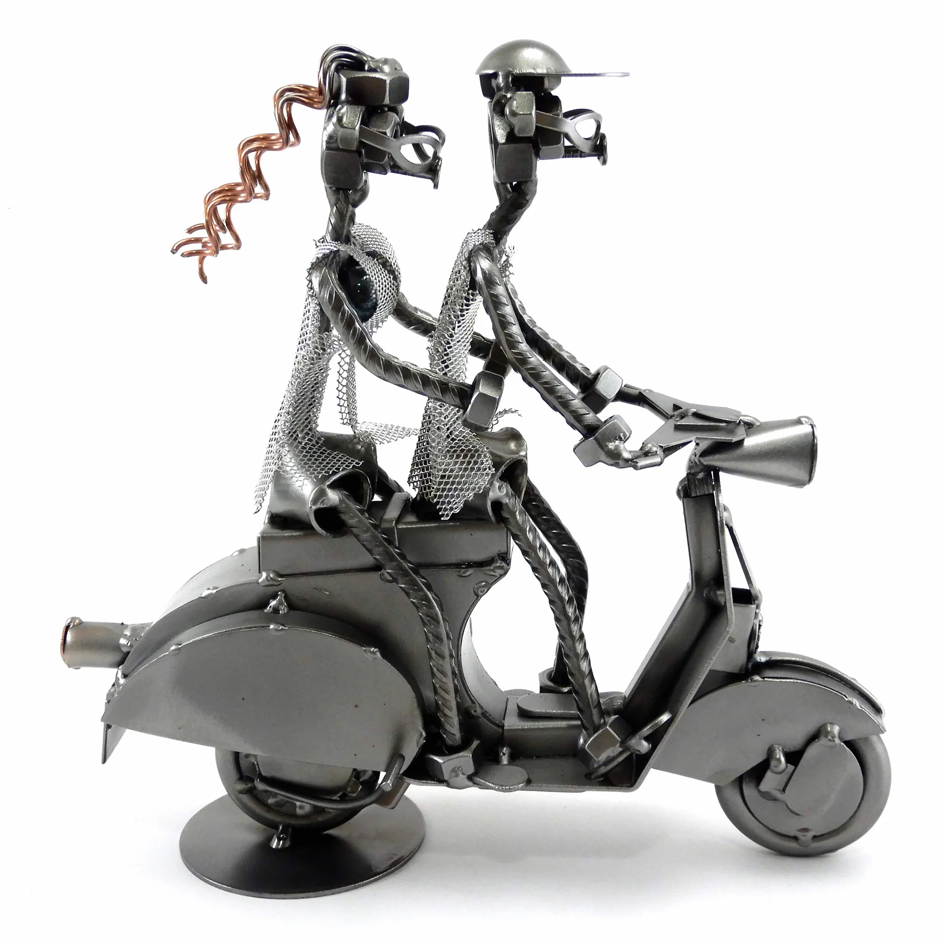 Metal idea COPPIA IN VESPA IN METALLO CON VITI BULLONI CHIODI IDEA REGALO ORIGINALE - 100% ARTIGIANALE - MADE IN ITALY - PERSONALIZZABILE
