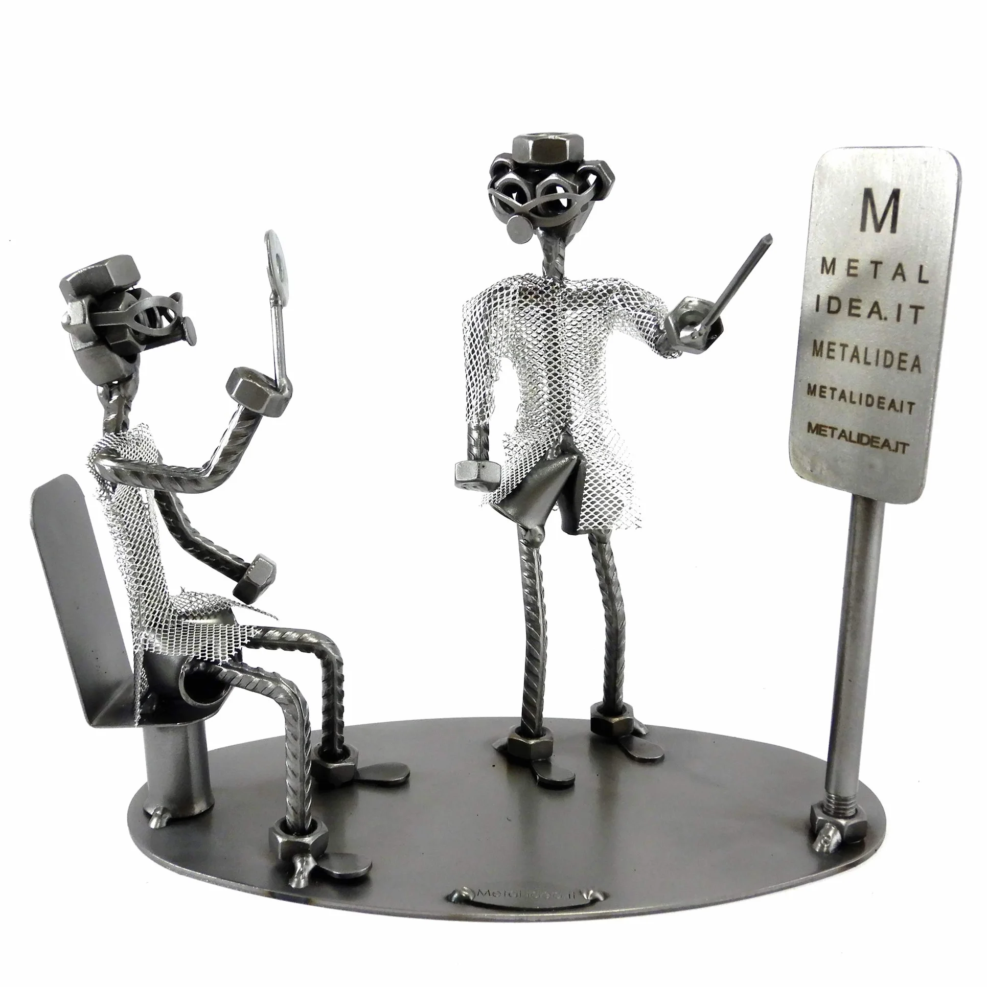 Metal idea OCULISTA CON PAZIENTE IN METALLO CON VITI BULLONI CHIODI IDEA REGALO ORIGINALE - 100% ARTIGIANALE - MADE IN ITALY - PERSONALIZZABILE