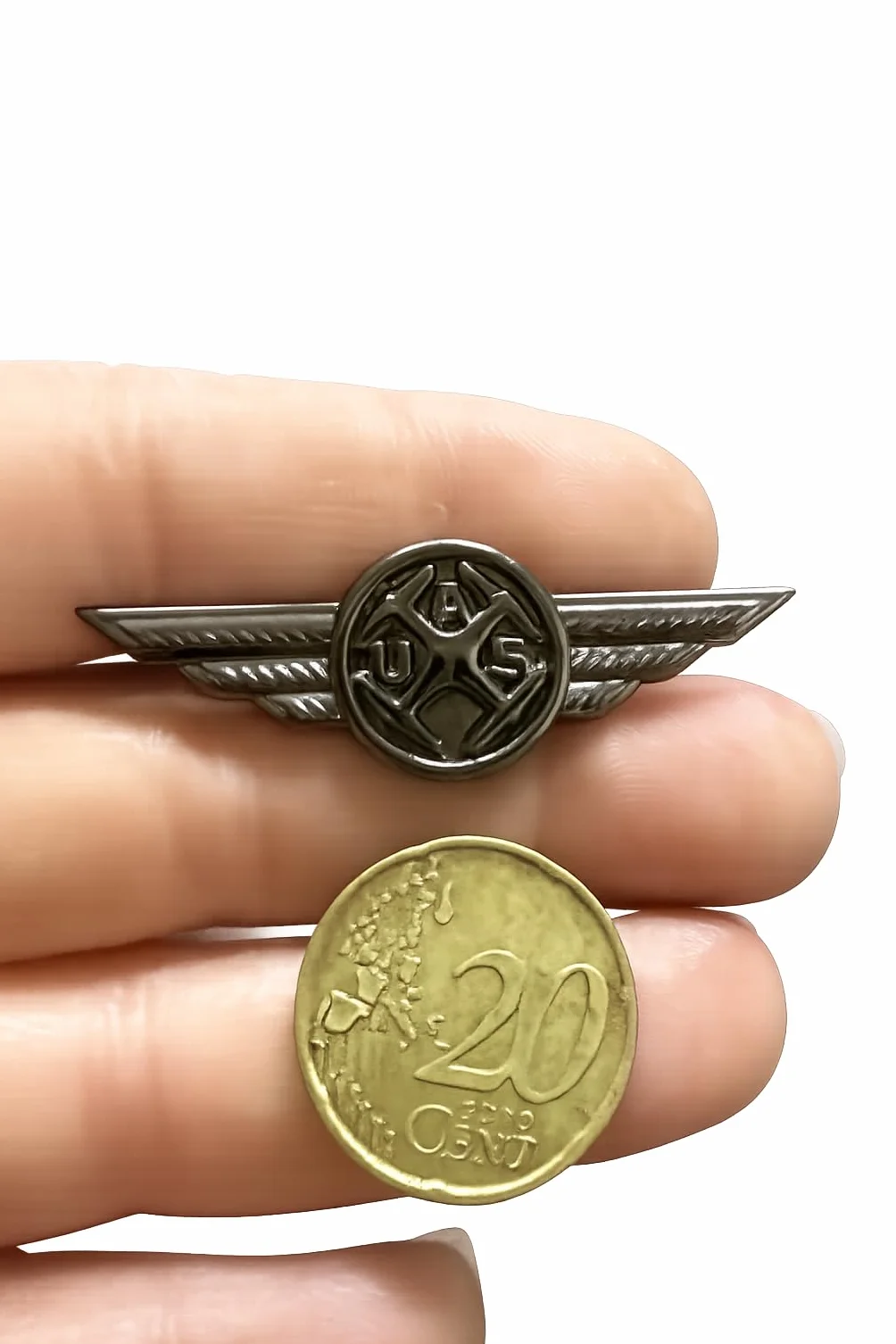 Brevetto Pilota Drone UAS misura media cm 5 - Distintivo Wings UAS Operator - Spilla in scatola elegante