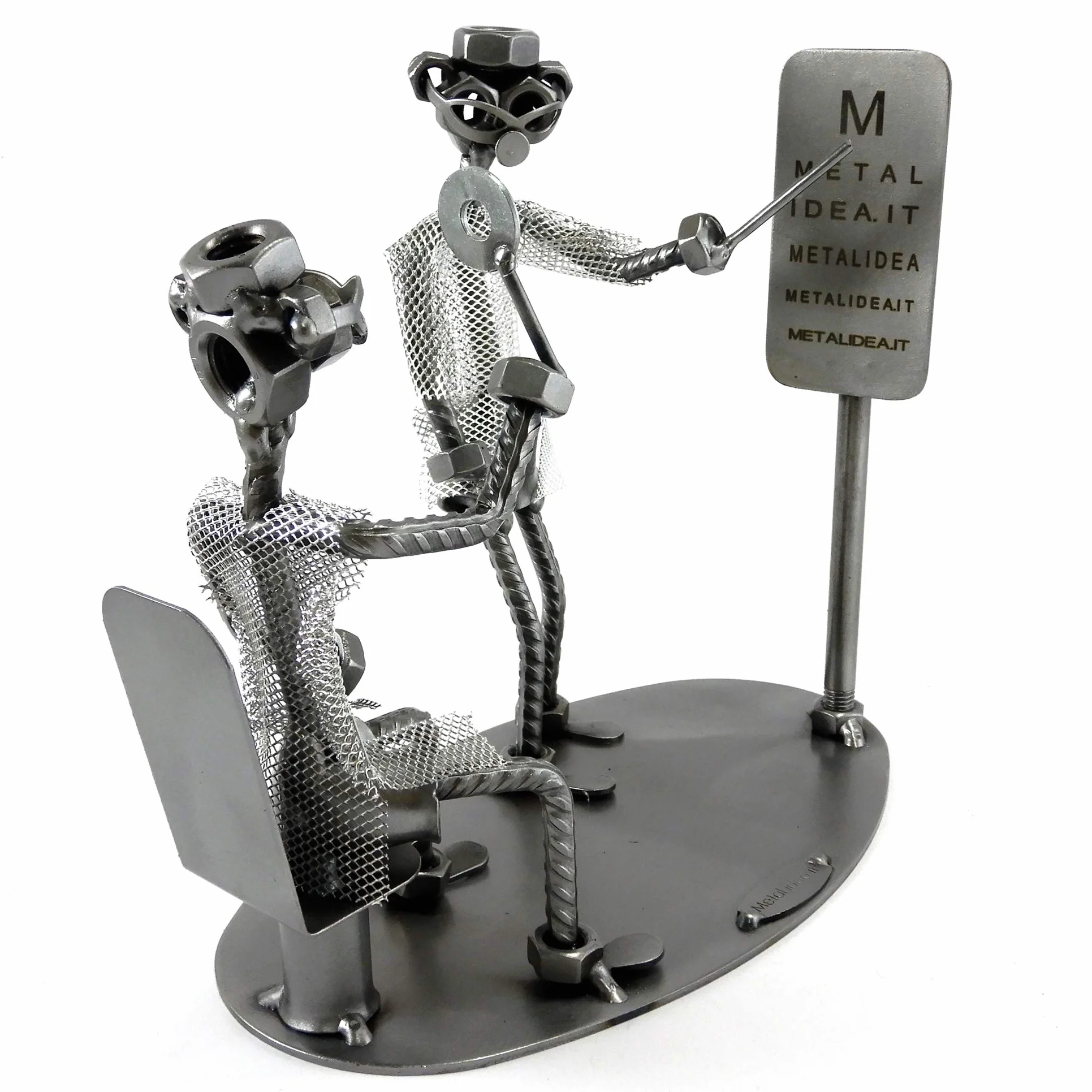 Metal idea OCULISTA CON PAZIENTE IN METALLO CON VITI BULLONI CHIODI IDEA REGALO ORIGINALE - 100% ARTIGIANALE - MADE IN ITALY - PERSONALIZZABILE